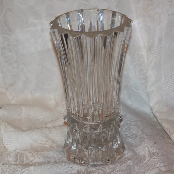 Accents Vintage Large Heavy Glass Ribbed Flower Vase Weighs Almost 7